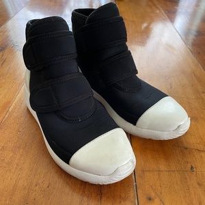 Fessure Air Sock Shoes
